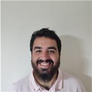 Maestro de Educación Primaria con mención en Necesidades Educativas Específicas que imparte docencia de cualquier asignatura